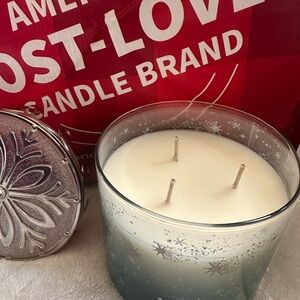 Bath & Body Works Frosted Blue and Silver Candle